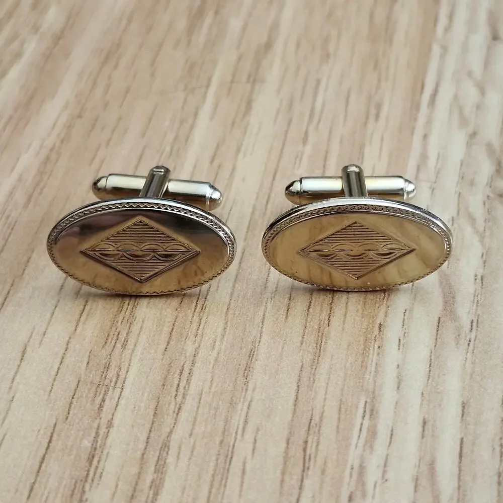 Shields Mens Gold Tone Oval Cufflinks Engraved Geometric Diamond Chain Border